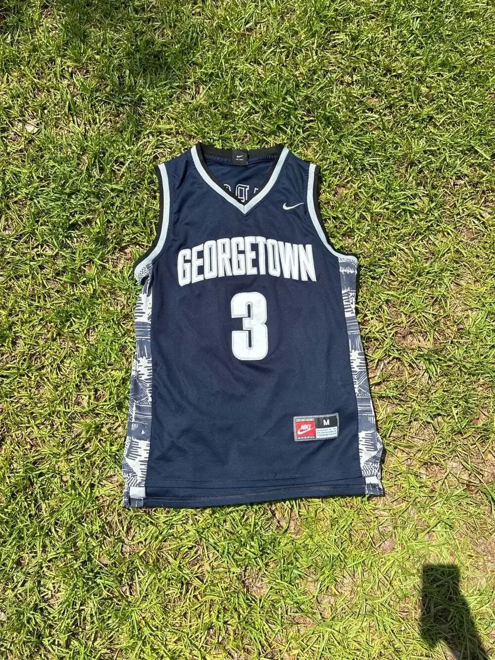 Vintage Nike Georgetown Hoyas Allen Iverson #3 Basketball Jersey Size Medium